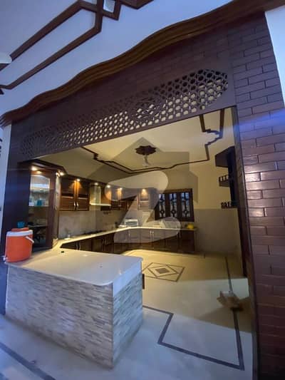 Bungalow Available For Sale 400 Yd 2.5 Manzil 7 Bed D/D Block 7 Gulistan e Jauhar