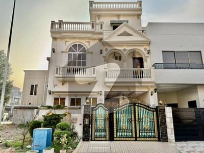 سٹی ہاؤسنگ سوسائٹی گوجرانوالہ میں 4 کمروں کا 5 مرلہ مکان 2.2 کروڑ میں برائے فروخت۔