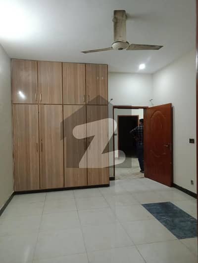 7 marla neat upper portion for rent in psic society near lums dha lhr