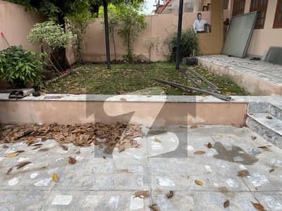 F-10 Three-Story 5 Bedroom House for Rent