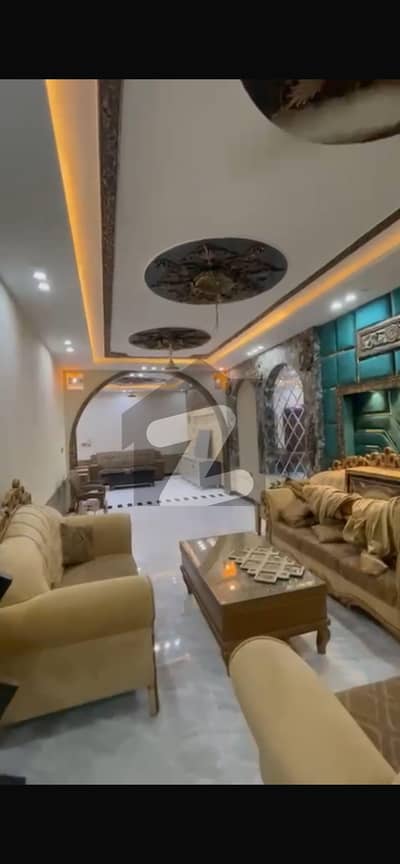 10.5 Marla House In Gulshan E Ravi Facing Park