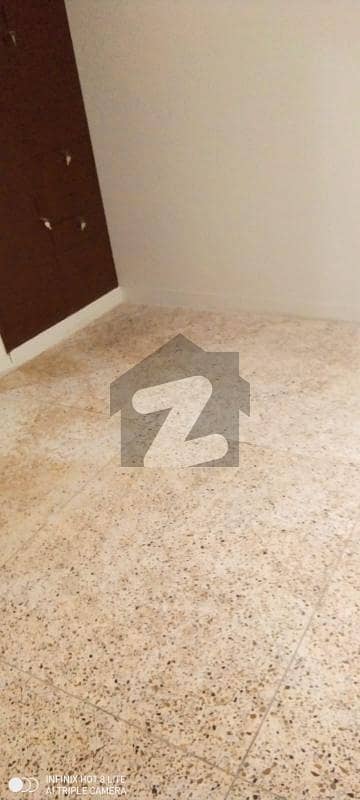 1600 Square Feet Spacious Flat Is Available In Clifton - Block 2 For rent