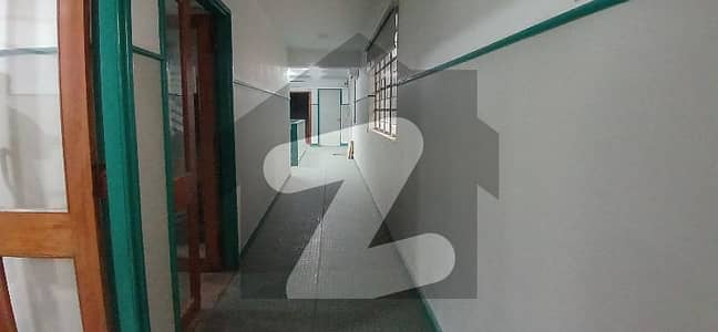 پی ای سی ایچ ایس بلاک 6 پی ای سی ایچ ایس,جمشید ٹاؤن,کراچی میں 10 کمروں کا 4 کنال مکان 30.0 لاکھ میں کرایہ پر دستیاب ہے۔