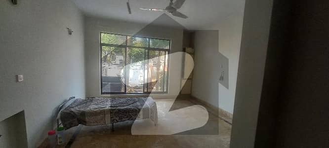 HOUSE FOR RENT 5,BED