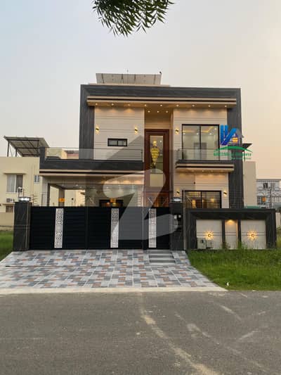 10 Marla Brand New Modern House