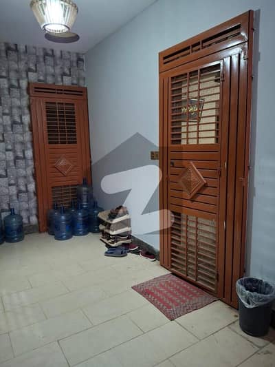 3 bedroom drawing dining 2nd floor vip West open all utilities available sub leased مکمل روشن کشادہ ہوادار لوڈشیڈنگ فری سوسائٹی پانی بجلی گیس تمام سہولیات موجود