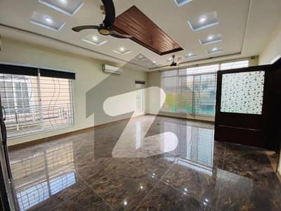 30 Marla Upper Portion Fully Independent For Rent