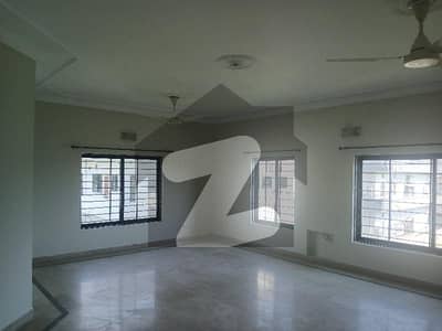 جی ۔ 14/4 جی ۔ 14,اسلام آباد میں 3 کمروں کا 1 کنال بالائی پورشن 1.3 لاکھ میں کرایہ پر دستیاب ہے۔