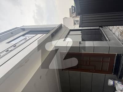 8 MARLA BRAND NEW HOUSE AVAILABLE FOR RENT PRIME LOCATION