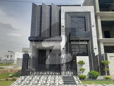 سینٹرل پارک ۔ بلاک بی سینٹرل پارک ہاؤسنگ سکیم,لاہور میں 3 کمروں کا 5 مرلہ مکان 2.15 کروڑ میں برائے فروخت۔