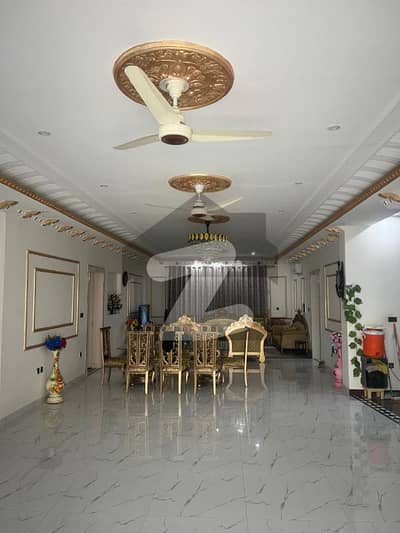 بحریہ ٹاؤن فیز 8 بحریہ ٹاؤن راولپنڈی,راولپنڈی میں 6 کمروں کا 1 کنال مکان 6.0 لاکھ میں کرایہ پر دستیاب ہے۔