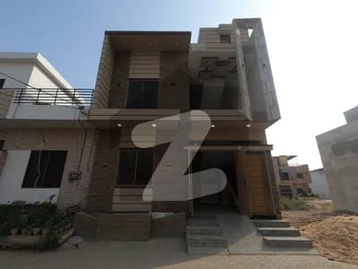 سیکٹر 32 ۔ پنجابی سوداگر سٹی پیز 1 سکیم 33 - سیکٹر 32,سکیم 33,کراچی میں 4 کمروں کا 5 مرلہ مکان 2.25 کروڑ میں برائے فروخت۔