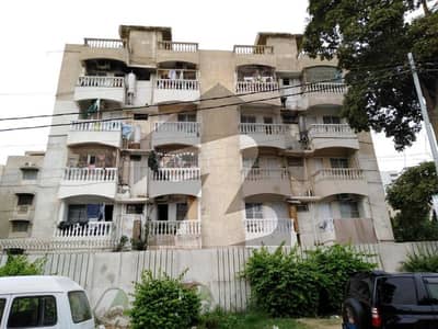Flat Spread Over 1500 Square Feet In Gulshan-e-Iqbal - Block 13/A Available
