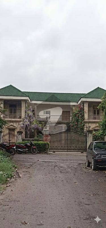 ایف ۔ 6 اسلام آباد میں 4 کنال مکان 14.5 ارب میں برائے فروخت۔