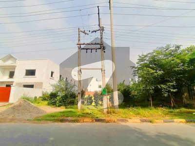 یو ای ٹی ہاؤسنگ سوسائٹی ۔ بلاک اے یو ای ٹی ہاؤسنگ سوسائٹی,لاہور میں 2 کنال کمرشل پلاٹ 10.0 کروڑ میں برائے فروخت۔