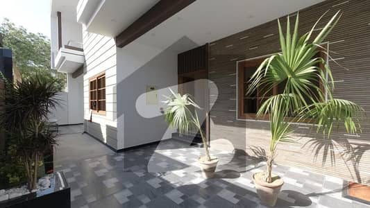 گلستانِِ جوہر ۔ بلاک 14 گلستانِ جوہر,کراچی میں 6 کمروں کا 18 مرلہ مکان 11.0 کروڑ میں برائے فروخت۔