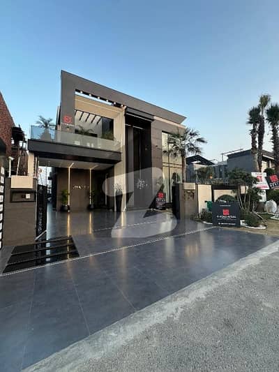 ڈی ایچ اے فیز 6 ڈیفنس (ڈی ایچ اے),لاہور میں 5 کمروں کا 1 کنال مکان 6.1 لاکھ میں کرایہ پر دستیاب ہے۔