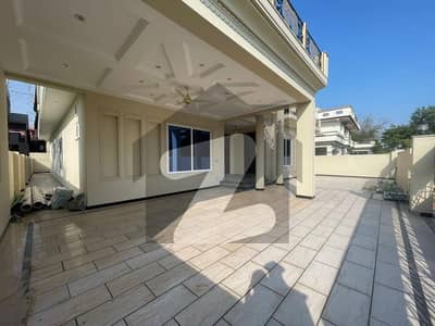 جی ۔ 15/1 جی ۔ 15,اسلام آباد میں 9 کمروں کا 1 کنال مکان 7.3 کروڑ میں برائے فروخت۔