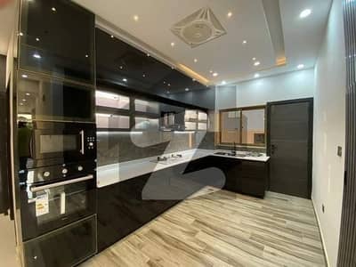 272sq yd 5 Bedrooms Luxury Villa is Available FOR RENT. 6km from Entrance of BTK. 5 Bed DDL 2 Kitchens