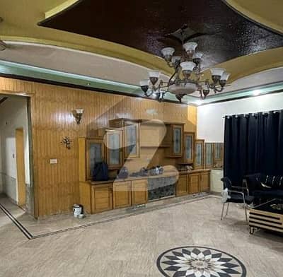 جوہر ٹاؤن فیز 1 - بلاک ایف2 جوہر ٹاؤن فیز 1,جوہر ٹاؤن,لاہور میں 3 کمروں کا 1 کنال زیریں پورشن 1.5 لاکھ میں کرایہ پر دستیاب ہے۔