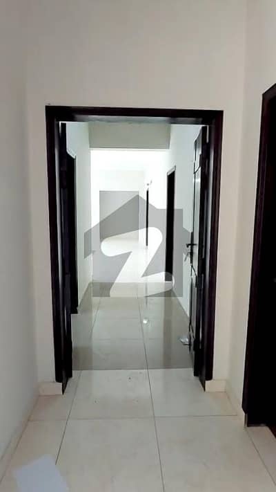 عسکری 11 ۔ سیکٹر بی عسکری 11,عسکری,لاہور میں 3 کمروں کا 11 مرلہ فلیٹ 2.89 کروڑ میں برائے فروخت۔