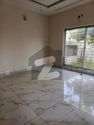 1 Kanal Single Storey House Available For Rent