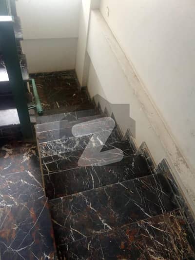 توحید کمرشل ایریا ڈی ایچ اے فیز 5,ڈی ایچ اے ڈیفینس,کراچی میں 2 کمروں کا 4 مرلہ فلیٹ 65.0 ہزار میں کرایہ پر دستیاب ہے۔