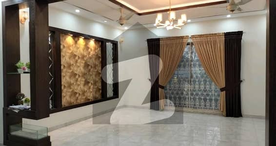 بحریہ ٹاؤن سیکٹر سی بحریہ ٹاؤن,لاہور میں 5 کمروں کا 10 مرلہ مکان 2.8 کروڑ میں برائے فروخت۔