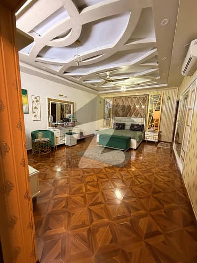 Prime Location 300 Square Yards Spacious House Is Available In Dhoraji Colony For sale