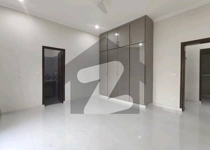 بحریہ ٹاؤن سیکٹر ای بحریہ ٹاؤن,لاہور میں 3 کمروں کا 5 مرلہ مکان 1.75 کروڑ میں برائے فروخت۔