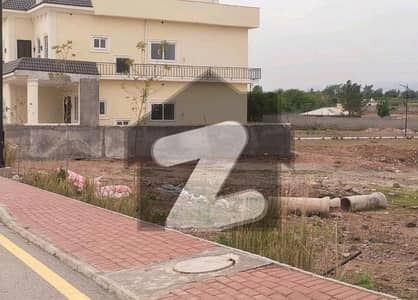 10 Marla Boulevard Street Corner Ready Plot For Sale