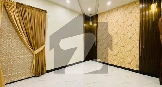 بحریہ ٹاؤن سیکٹر ای بحریہ ٹاؤن,لاہور میں 5 کمروں کا 10 مرلہ مکان 2.85 کروڑ میں برائے فروخت۔