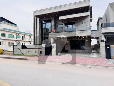 بحریہ ٹاؤن فیز 5 بحریہ ٹاؤن راولپنڈی,راولپنڈی میں 6 کمروں کا 1 کنال مکان 14.25 کروڑ میں برائے فروخت۔