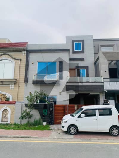 بحریہ آرچرڈ فیز 1 ۔ ایسٹزن بحریہ آرچرڈ فیز 1,بحریہ آرچرڈ,لاہور میں 2 کمروں کا 5 مرلہ زیریں پورشن 40.0 ہزار میں کرایہ پر دستیاب ہے۔