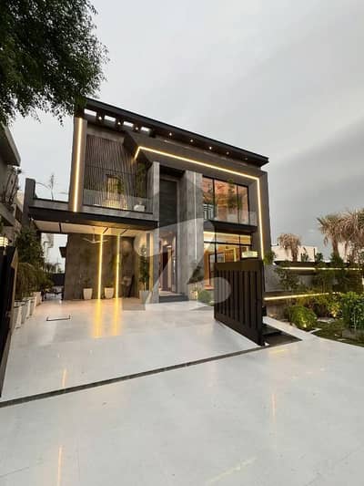 ڈی ایچ اے فیز 6 ڈیفنس (ڈی ایچ اے),لاہور میں 5 کمروں کا 1 کنال مکان 3.22 لاکھ میں کرایہ پر دستیاب ہے۔