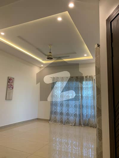 ڈی ایچ اے فیز 5 - سیکٹر ایف ڈی ایچ اے ڈیفینس فیز 5,ڈی ایچ اے ڈیفینس,اسلام آباد میں 5 کمروں کا 1 کنال مکان 9.0 کروڑ میں برائے فروخت۔