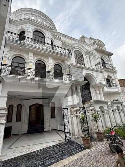 Prime Location 10 Marla Spacious House Is Available In Ali Homes For sale