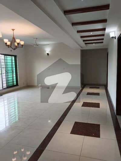 عسکری 11 ۔ سیکٹر بی اپارٹمنٹس عسکری 11,عسکری,لاہور میں 3 کمروں کا 11 مرلہ فلیٹ 3.4 کروڑ میں برائے فروخت۔