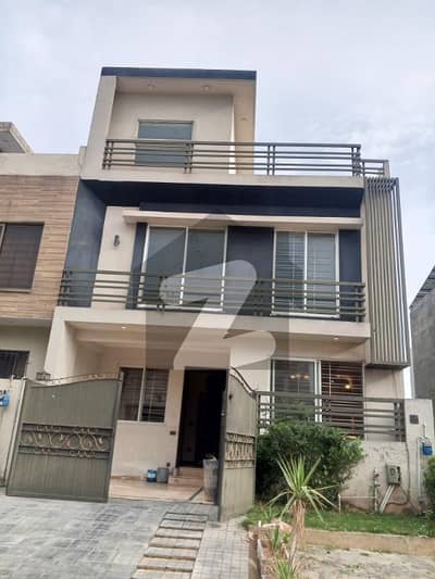 D-12/1 4marla House For Rent 4bed With Washroom lounch 2kichen Servant Parking Gas Electric