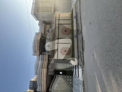 For sale 1 kanal house in hayatabad ph7 best location solid condition north open