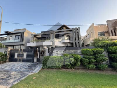 ایڈن سٹی - بلاک سی ایڈن سٹی,ایڈن,لاہور میں 5 کمروں کا 1 کنال مکان 5.1 کروڑ میں برائے فروخت۔