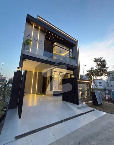 ڈی ایچ اے 9 ٹاؤن ڈیفنس (ڈی ایچ اے),لاہور میں 3 کمروں کا 5 مرلہ مکان 98.0 ہزار میں کرایہ پر دستیاب ہے۔