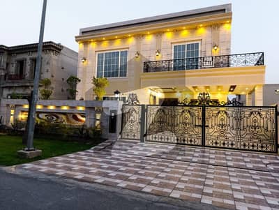 1 Kanal Beautiful Unique Modern Designed House With Luxury In DHA Phase 7