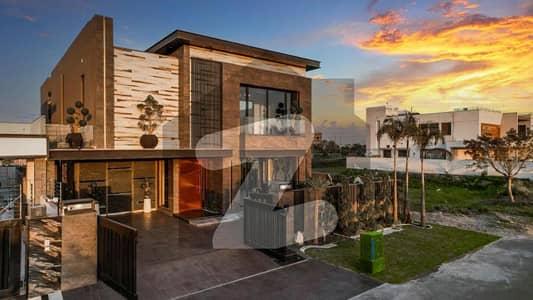 ڈی ایچ اے فیز 7 ڈیفنس (ڈی ایچ اے),لاہور میں 5 کمروں کا 1 کنال مکان 2.85 لاکھ میں کرایہ پر دستیاب ہے۔