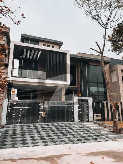 ڈی ۔ 12 اسلام آباد میں 7 کمروں کا 14 مرلہ مکان 15.9 کروڑ میں برائے فروخت۔