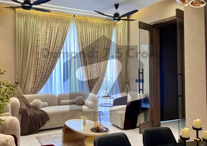 ڈی ایچ اے فیز 4 ڈیفنس (ڈی ایچ اے),لاہور میں 4 کمروں کا 9 مرلہ مکان 5.5 کروڑ میں برائے فروخت۔