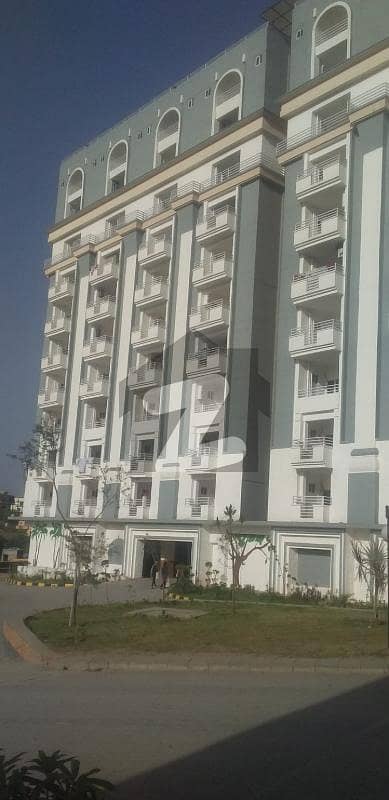 3Bed Rooms Tv Lounge Open Kitchen with Store Room Available For Sale