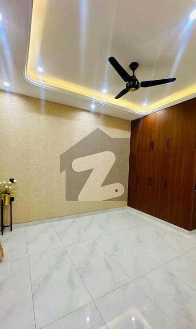 Prime Location 10 Marla Upper Portion For rent In Wapda Town - Block C1 Gujranwala