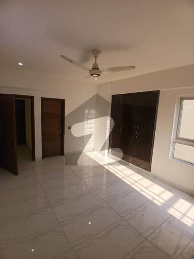 Prime Location 2000 Square Feet Flat For Sale In Karachi