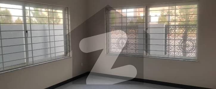 بحریہ انکلیو - سیکٹر جے بحریہ انکلیو,بحریہ ٹاؤن,اسلام آباد میں 5 کمروں کا 10 مرلہ مکان 5.0 کروڑ میں برائے فروخت۔